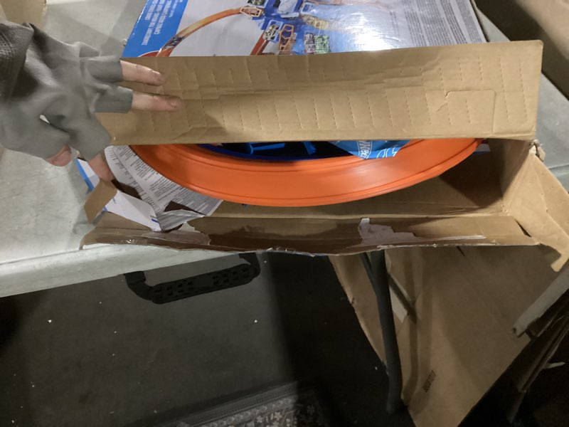 Condition photo showing Good Condition for Hot Wheels Track Set with 1:64 Scale Toy Car, 4 Intersections for Crashing, Powered by a Motorized Booster, Criss-Cross Crash Track (Amazon Exclusive) Criss Cross Crash