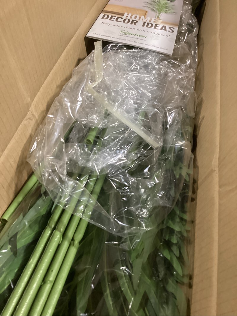 Condition photo showing Good Condition for Artificial Palm Tree 6ft Tall Fake Palm Tree Indoor Decor with 18 Leaves and Real Bark Design Faux Tropical Areca Palm Silk Floor Plant in Pot for Home Office Living Room Bedroom Decor 1pcs 1 6ft