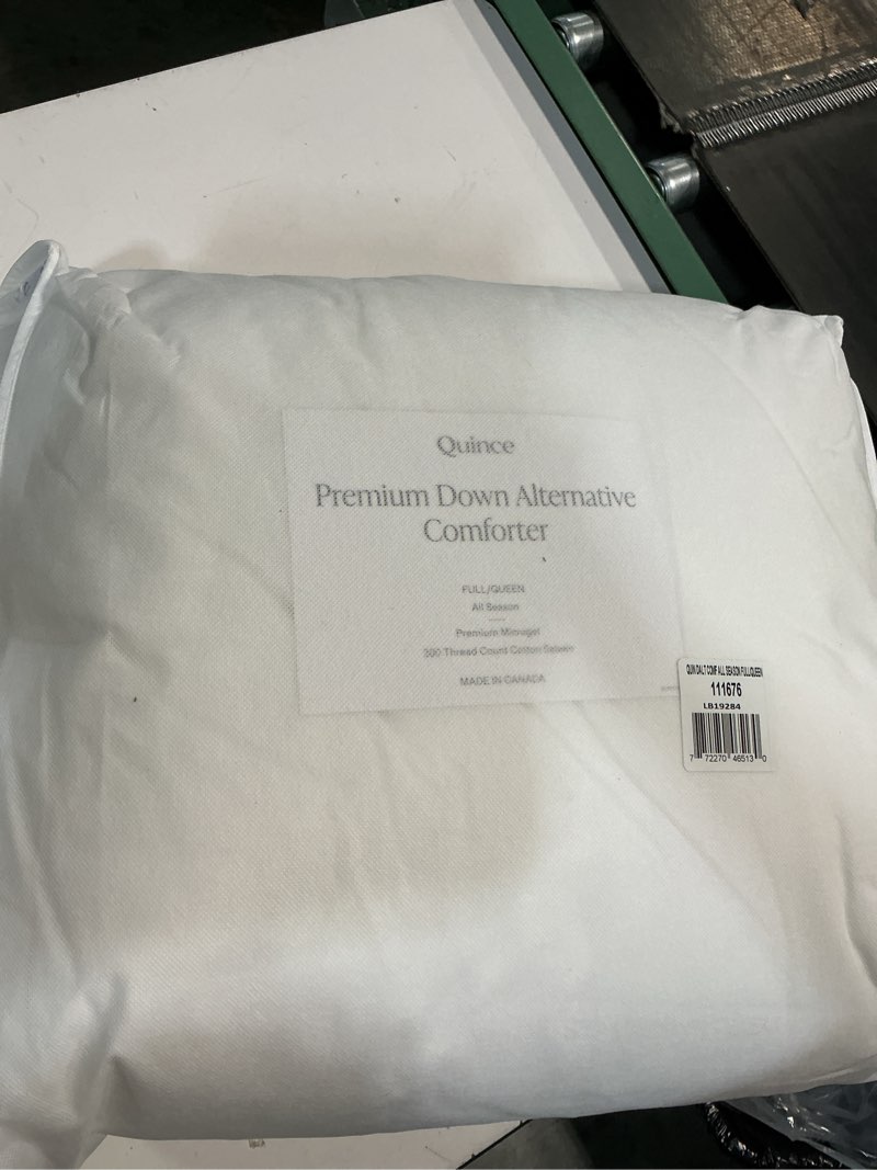 Condition photo showing New/Like New for premium down alternative comforter full/queen size