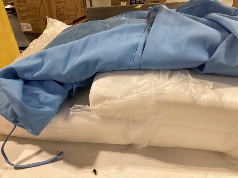 Travel mattress with cover