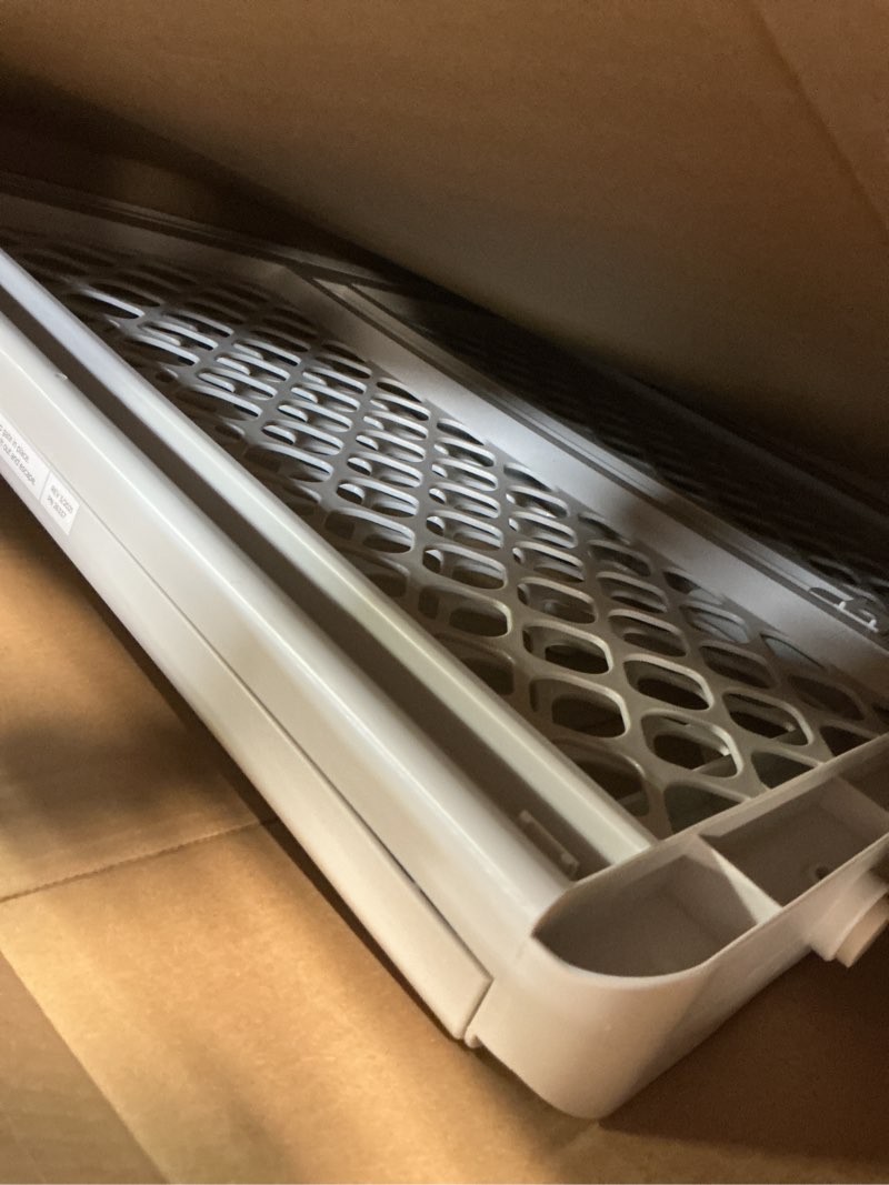 Condition photo showing Good Condition for north states 5-way pet gate, model# 8619
