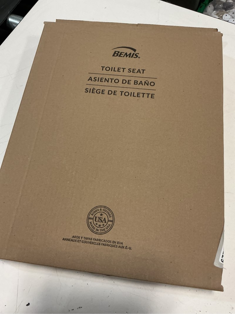 Condition photo showing New/Like New for bemis alesio slow close toilet seat, sleek chrome hinges and adjustable perfect fit wood seat, made in usa, round, white round white & chrome