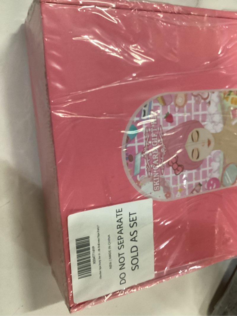 Condition photo showing New/Like New for 100PCS Spa Party Supplies with Decorations Balloons for Girl,Include Balloons Face Masks Skincare, Lip Balm, Under Eye Patches, Foot Bath Bomb, Birthday Sleepover Supplies Party Kit for Women Gift Set 1 Count (Pack of 100)