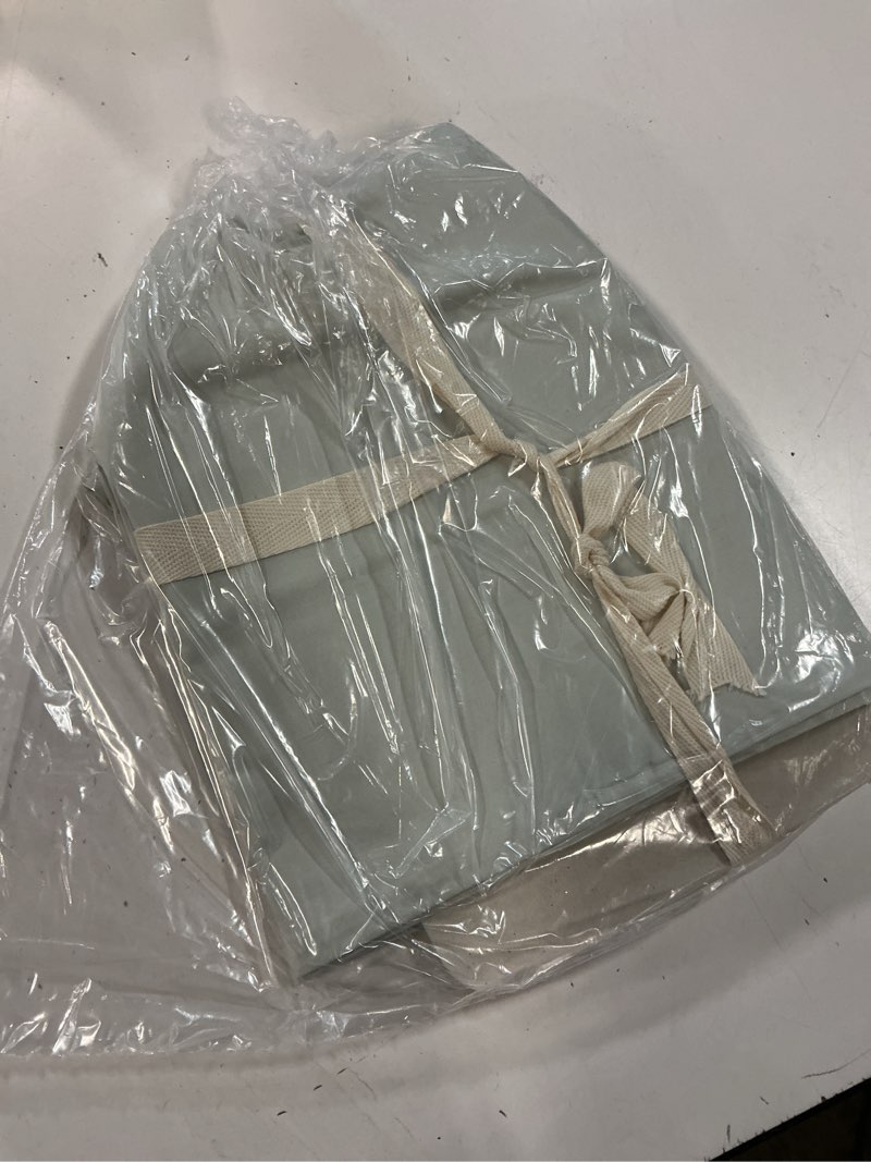 Condition photo showing New/Like New for organic crisp percale pillowcase set, standard, mist