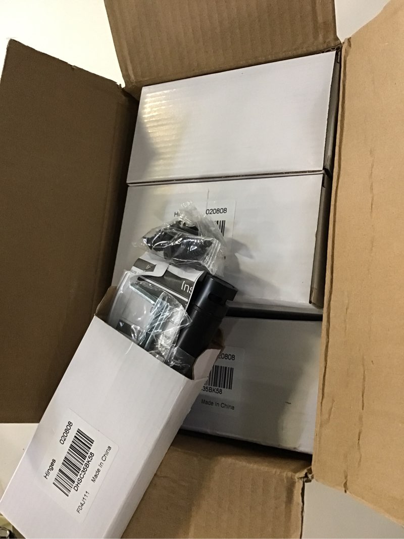 https://lotting-media.assets.bidfta.com/lotting_943abd44-e9d1-46a6-9770-1dd090d3b33a