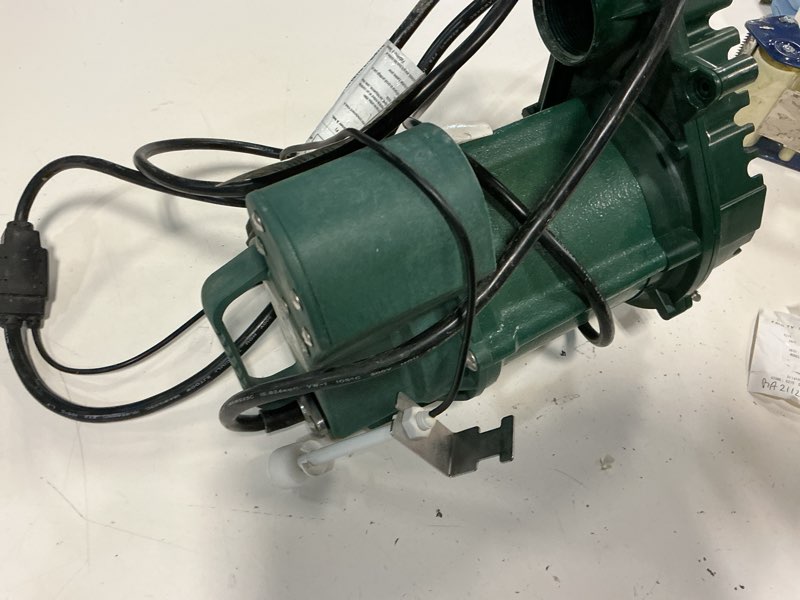 Condition photo showing As Is for zoeller 3/4-hp 115 -volt 80-gallon cast iron submersible sump pump