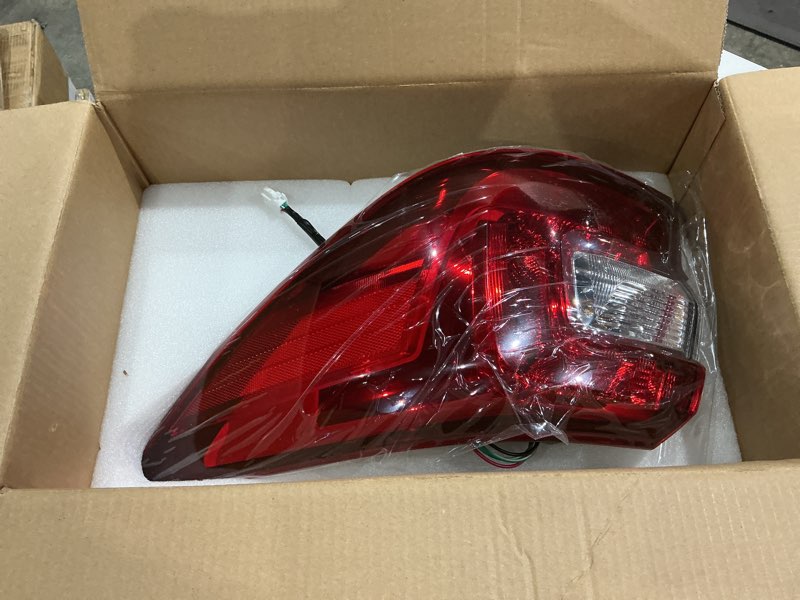 Condition photo showing Good Condition for tail light assembly right side with bulb compatible with outback 2015 2016 2017 2018 2019 rear brake lamp passenger 84912al05a 14495358
