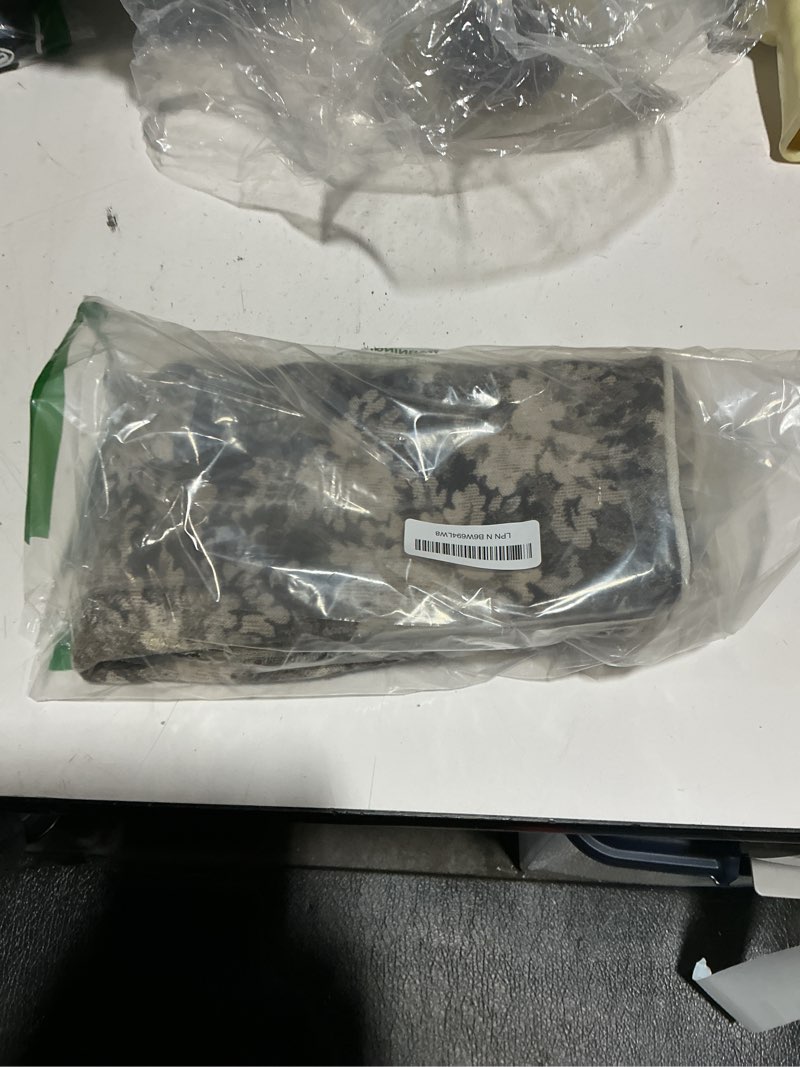 Condition photo showing Good Condition for Yangest Neutral Floral Pillow Cover 24 x 24 Inches, Vintage Chenille Square Throw Pillow Cover Soft Decorative Farmhouse Accent Couch Pillow Cover for Living Room Bedroom, Beige Beige 24" x 24" (Pack of 1)