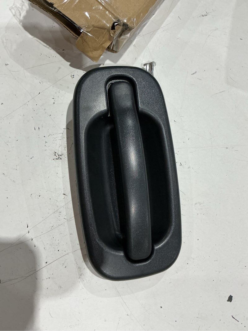Condition photo showing As Is for faersi exterior outside door handle front left driver side for 1999-2007 chevy silverado, tahoe, suburban, avalanche, gmc sierra, yukon denali, cadillac escalade 77261 15034985 front left with key hole