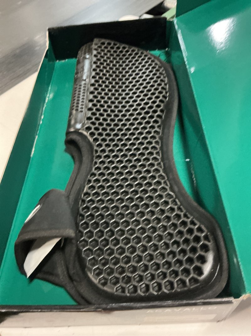 Condition photo showing Good Condition for Acavallo Wither Free Hexagonal Gel Micropile Half Pad - Black