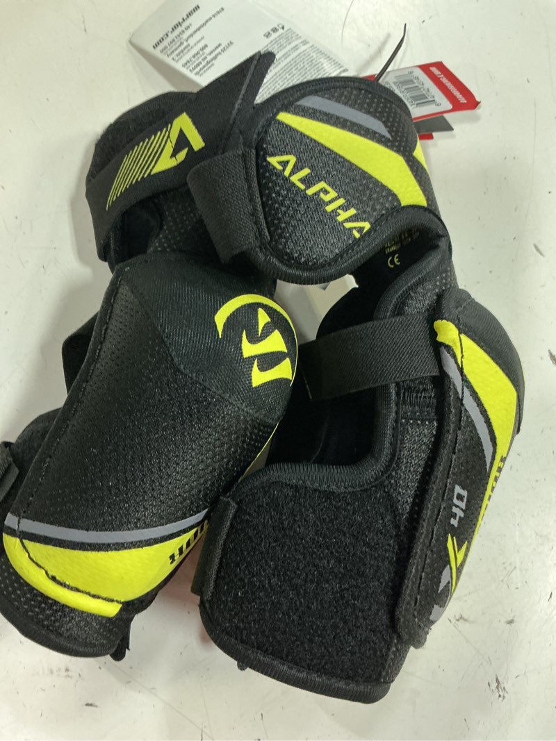 Condition photo showing New/Like New for warrior junior alpha lx 40 elbow pad in black | size: m