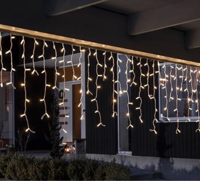 Holiday Living 300 Icicle Light Clear Bulbs White Wire 17.7ft Lighted Length