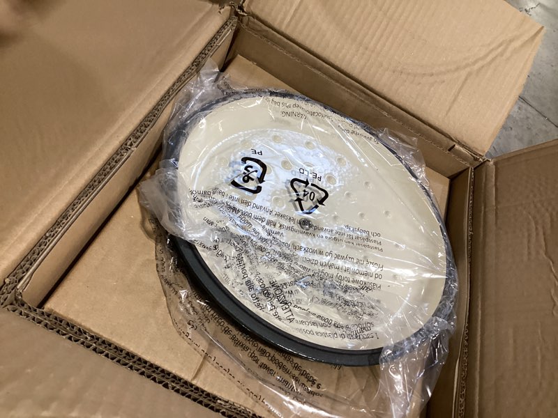 Condition photo showing Good Condition for amazon basics enameled cast iron dutch oven pot with lid, round, dual handles, heavy-duty, oven safe for stews, roasting, baking,6-quart, gray gray 6-quart