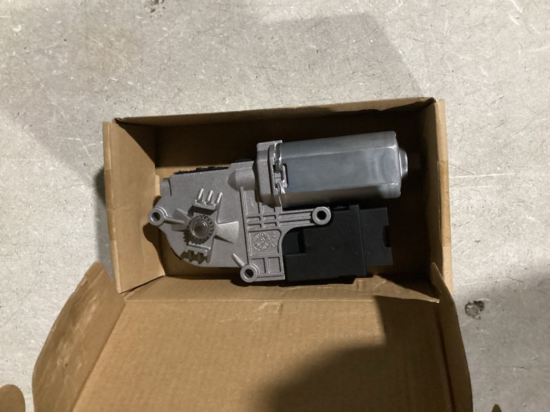 Condition photo showing New/Like New for BB5Z15790A Sunroof Moon Roof Motor (Left or Right) Replacement for Ford Explorer 2011-2017 Base, Limited, XLT 2.0L L4, 3.5L V6