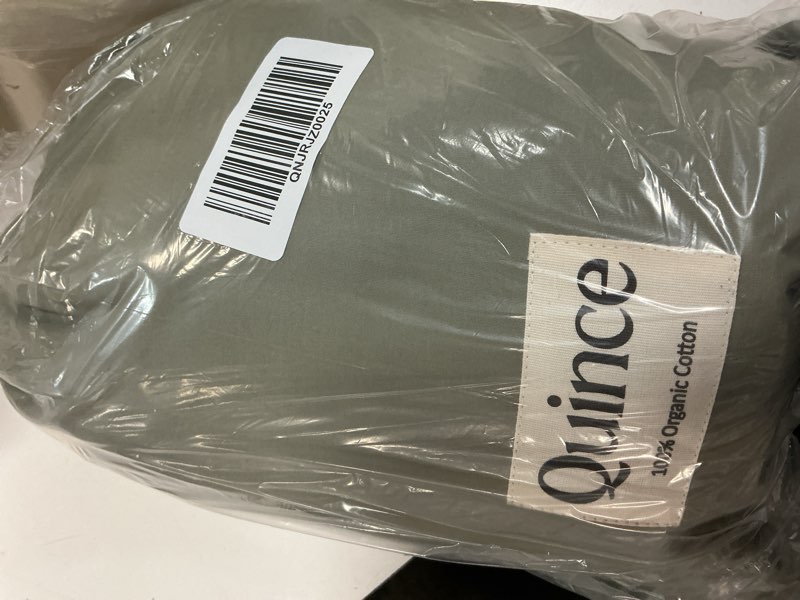Condition photo showing New/Like New for organic crisp percale duvet cover, king/cal king, dried sage