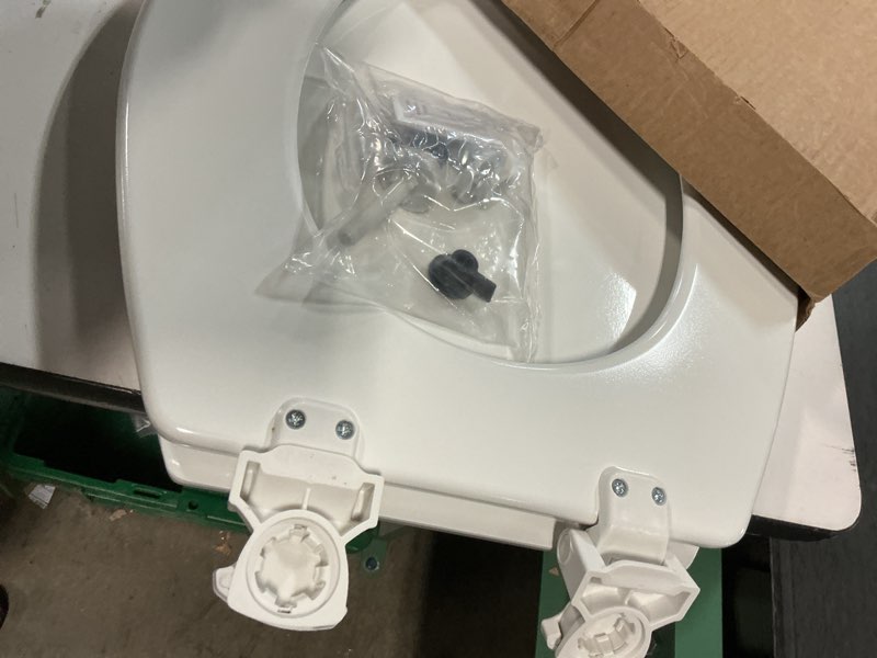 Condition photo showing Good Condition for bemis 500ec durable wood toilet seat with easy clean hinges, made in usa, round, white round 1