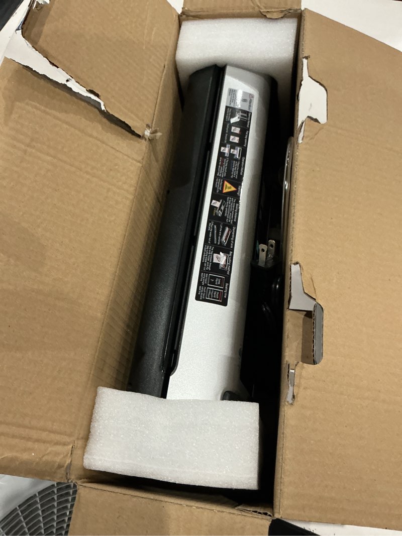 Condition photo showing Good Condition for food vacuum sealer machine, 95kpa powerful food saver with dry/moist/external vacuum modes, built-in cutter & bag storage, single/double sealing, 1 bag & 15 pre-cut bags silver