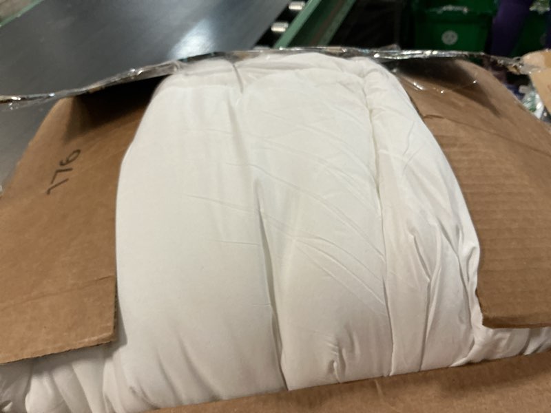 Condition photo showing As Is for ABENE Queen Size Mattress Topper for Back Pain Relief, Extra Thick Mattress Pad Pillowtop, Soft Plush Mattress Cover Bed Topper with Deep Pocket, Overfilled Down Alternative Filling, White White Queen