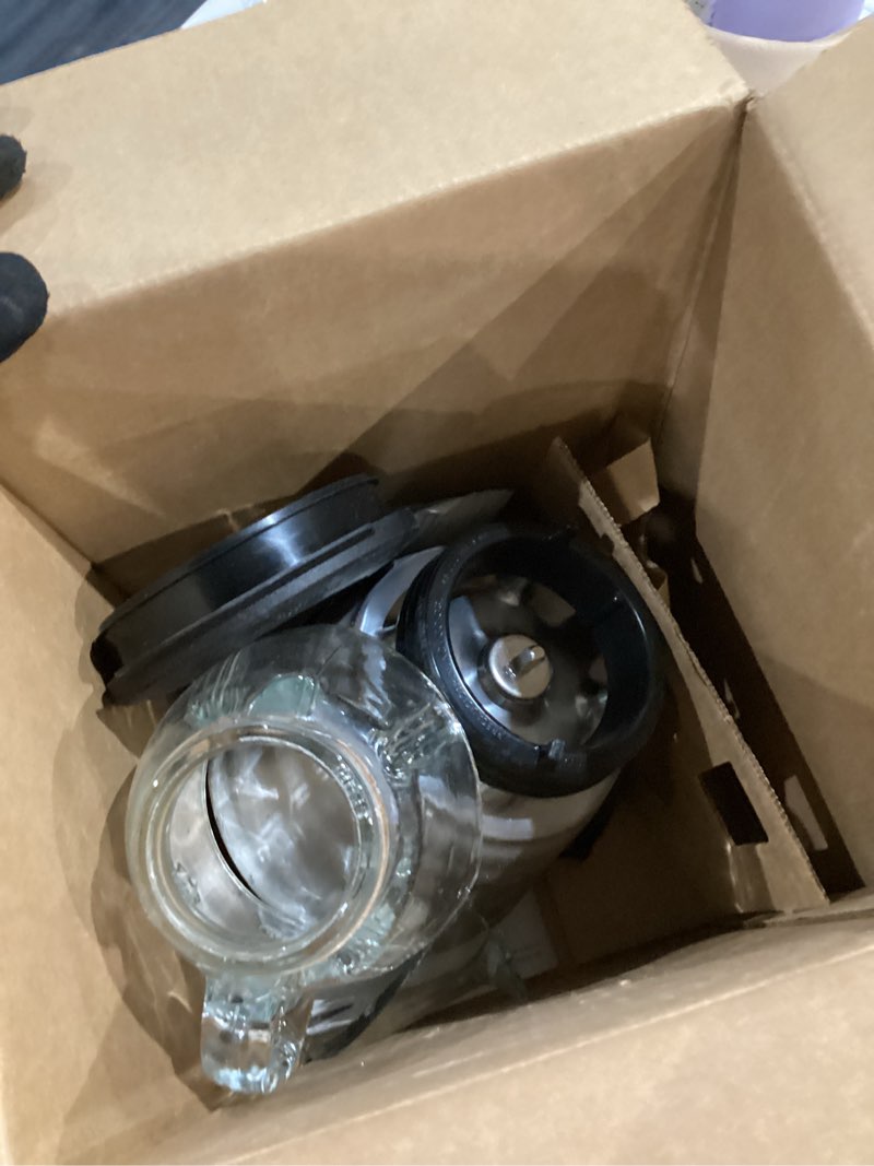 Condition photo showing As Is for Oster Classic Series Heritage Blender with 6-Cup Glass Jar, 1000W Power, Stainless Steel Countertop Kitchen Blender