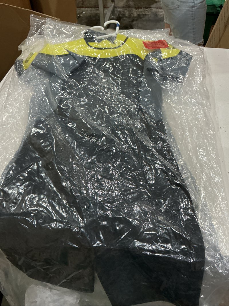 Condition photo showing New/Like New for body glove phoenix 2mm kids wetsuit for boys girls, neoprene back-zip short sleeve springsuit, size 