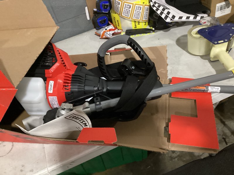 Condition photo showing Good Condition for craftsman ws4200 30-cc 4-cycle 17-in straight shaft attachment capable gas string trimmer