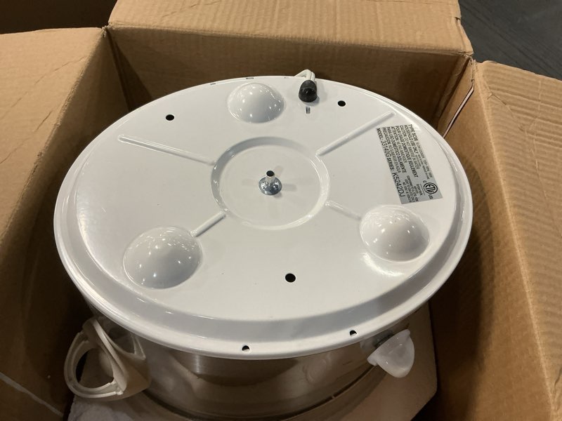 Condition photo showing Good Condition for Hamilton Beach 4-Quart Slow Cooker with 3 Cooking Settings, Dishwasher-Safe Stoneware Crock & Glass Lid, Stainless Steel (33140G) Silver & White 4 Quarts