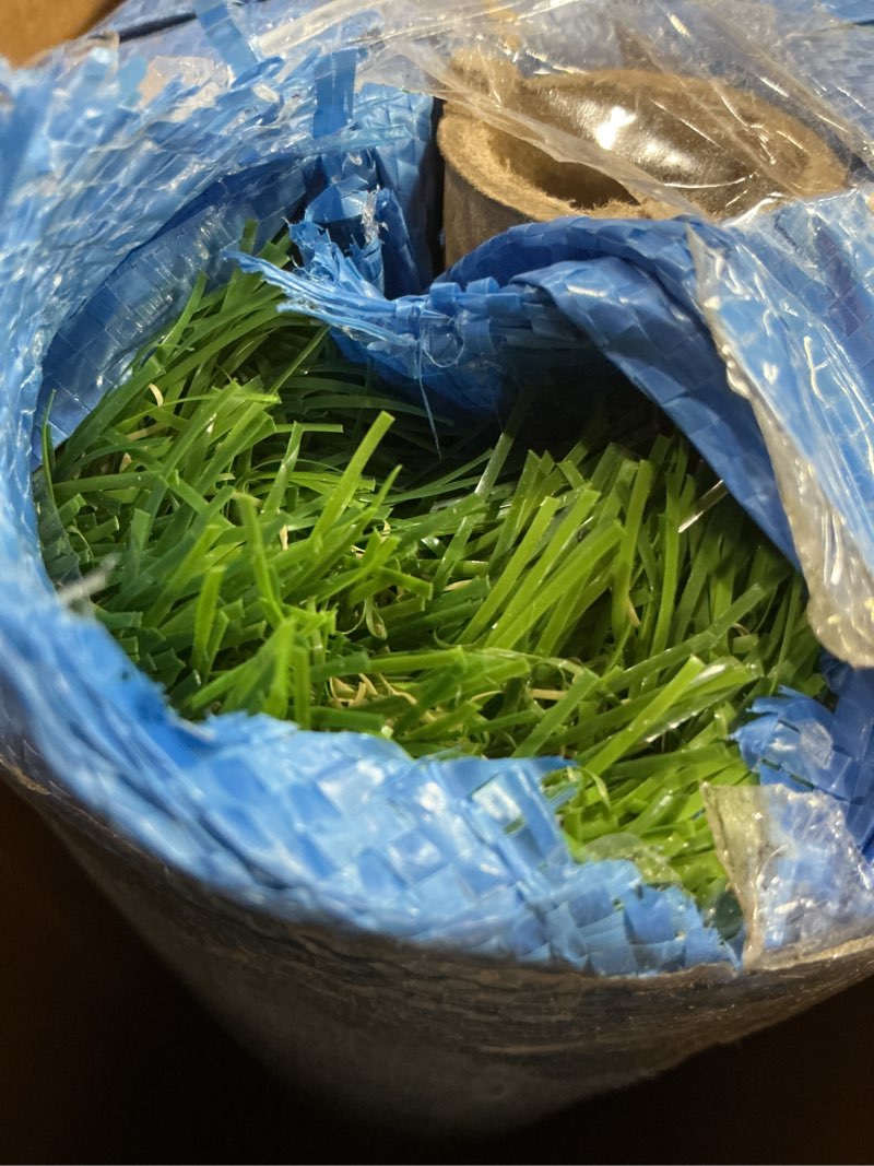 Condition photo showing Good Condition for ayoha artificial turf 4' x 6' realistic synthetic grass, 1.38" pile height, fake lawn, landscape for pets area, play ground, pool area, backyard, patio, balcony, drainage holes, custom size