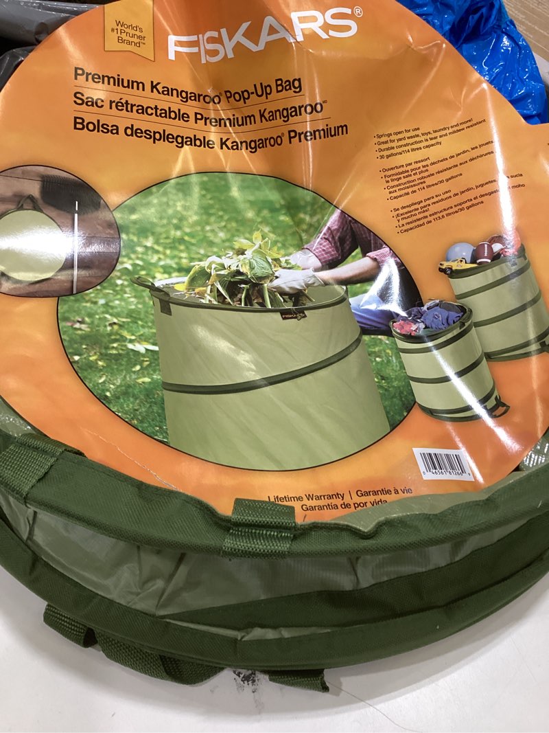 Condition photo showing Good Condition for Fiskars Kangaroo Collapsible Garden Bag for Yard Waste, 30 Gallon Reusable Container for Lawn Care and Gardening