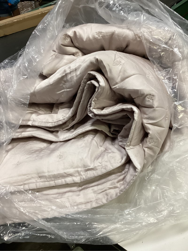 Condition photo showing As Is for quince bamboo dream quilt set, king/cal king, soft blush