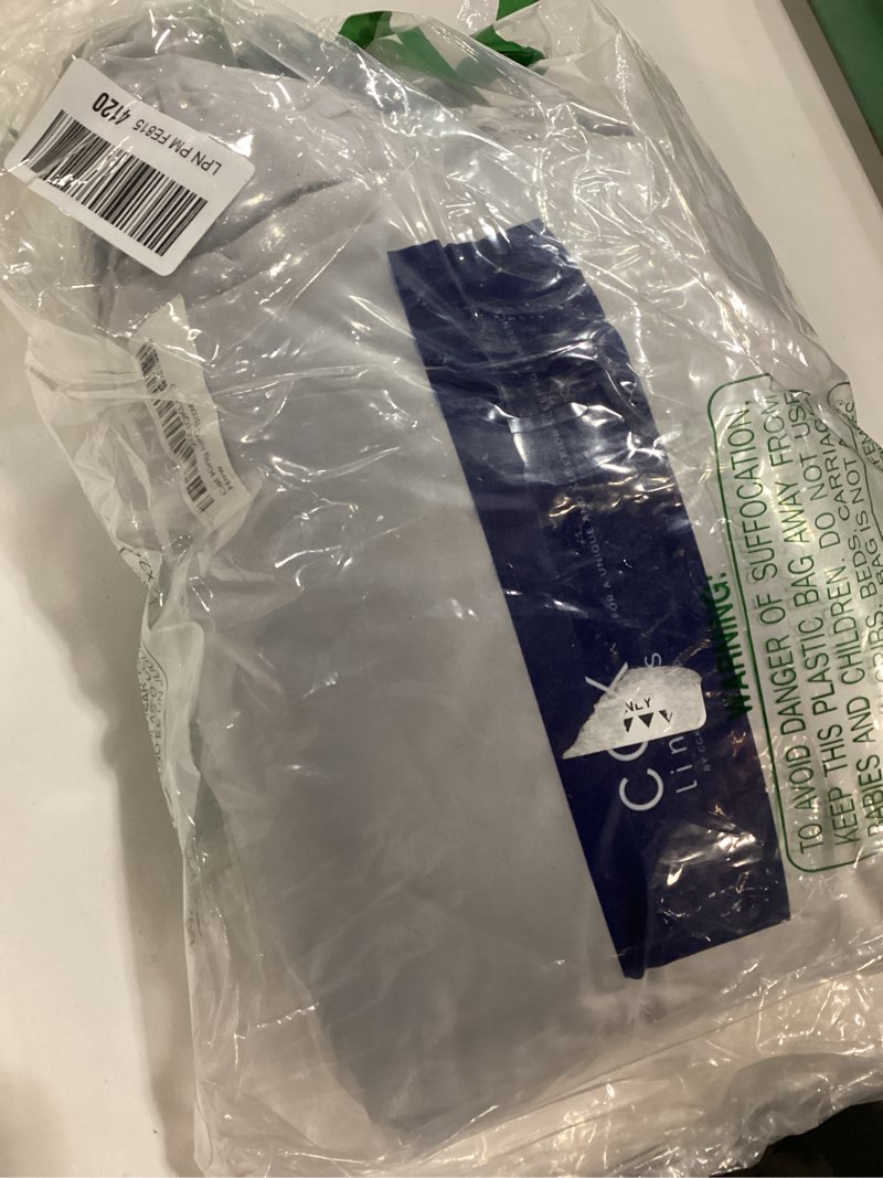 Condition photo showing As Is for Cal King 6 Piece Sheet Set - Comfy Breathable & Cooling - Soft Hotel Luxury Bedding Set w/ 8-16 Inch Deep Pockets - 1 Flat & 1 Fitted Sheet & 4 Pillowcases - Wrinkle Free & Easy Care - Heathered Blue (similar to stock photo)(grayish blue)