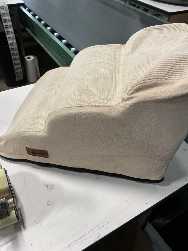 Condition photo showing Good Condition for 3-Step Dog Ramp and Stairs for Sofa and Chair - Non-Slip Sturdy Pet Steps for Small Dogs and Cats,15.7" H,Beige Beige 3 3-Step 15.7''H