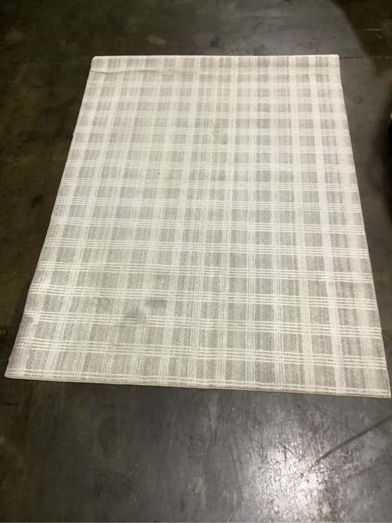 Condition photo showing Good Condition for toccoa home traditions area rug  5' x 7'