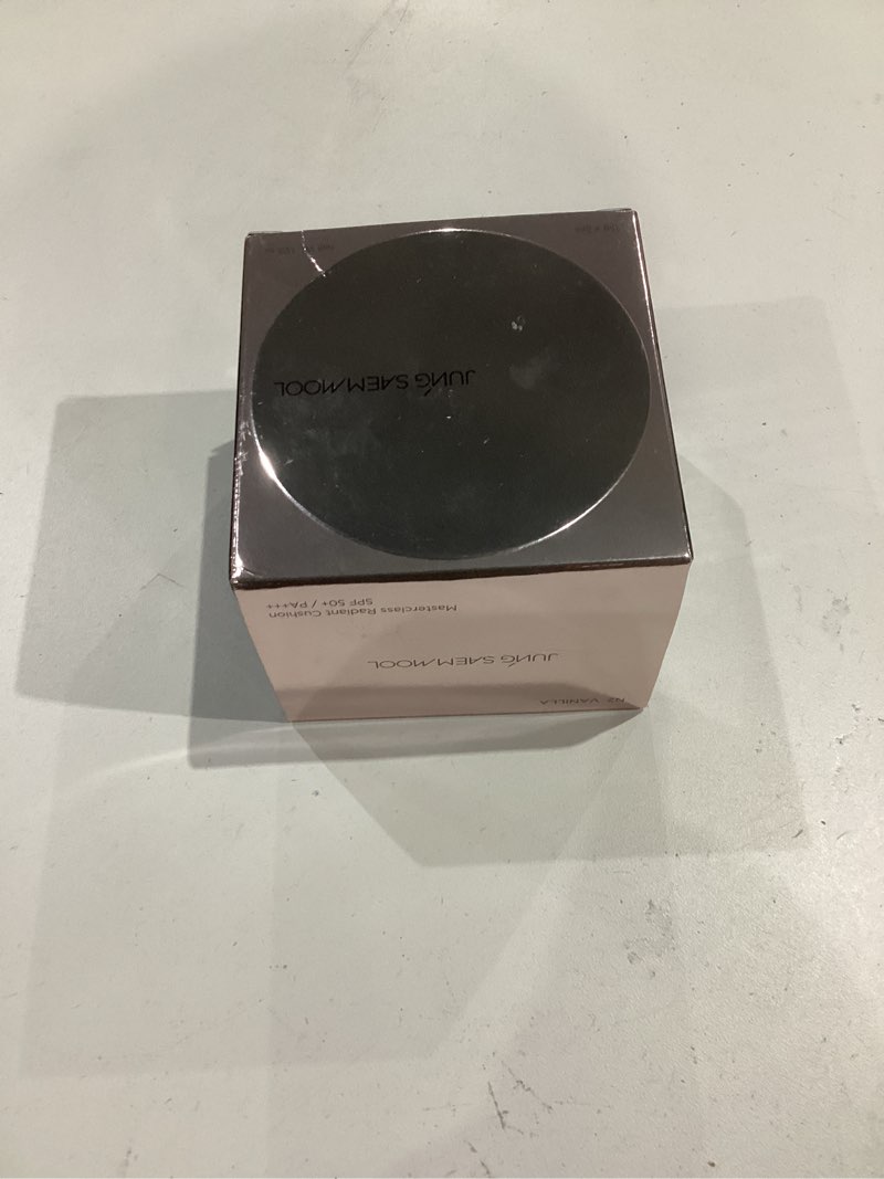 Condition photo showing As Is for [JUNGSAEMMOOL OFFICIAL] Masterclass Radiant Cushion (Vanila (N2))