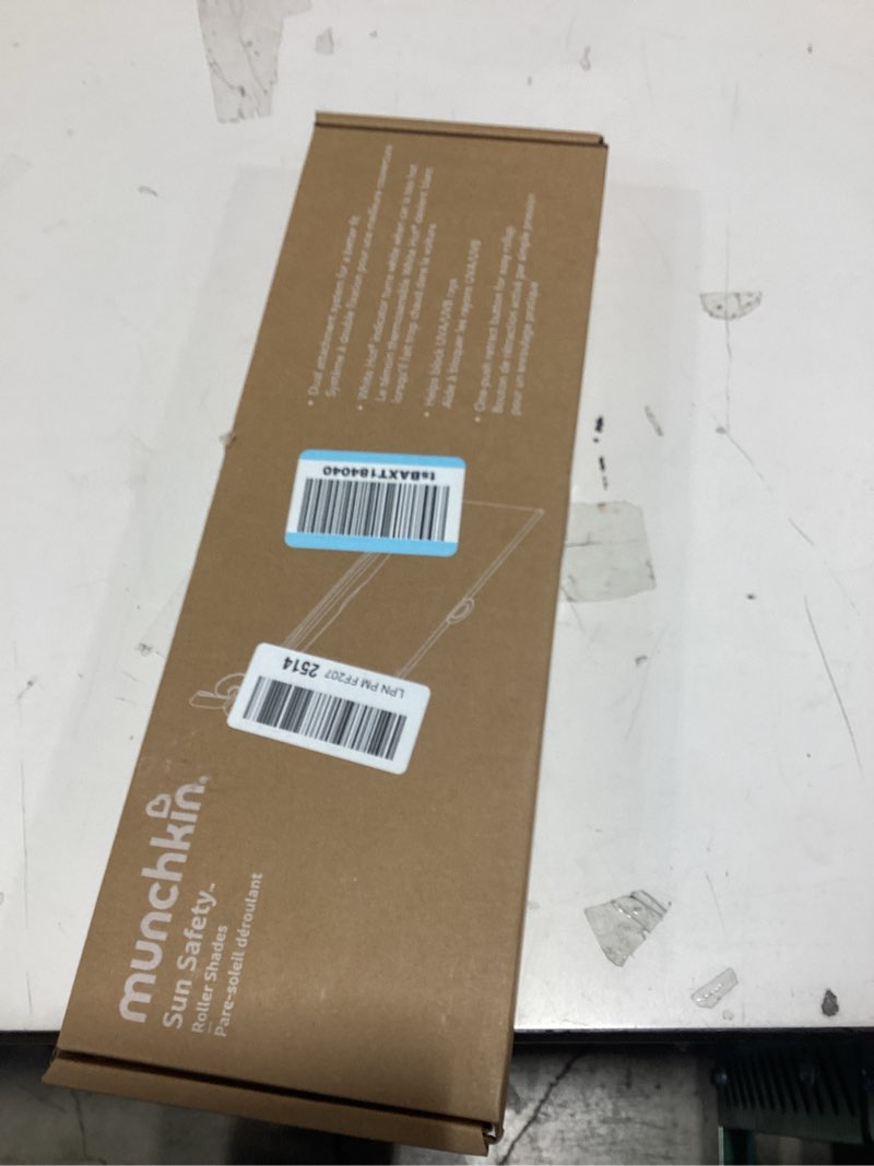 Munchkin Brica Sun Safety Car Window Shade with Heat Alert, Helps Block UVA/UVB Rays, 2 Pack, Black