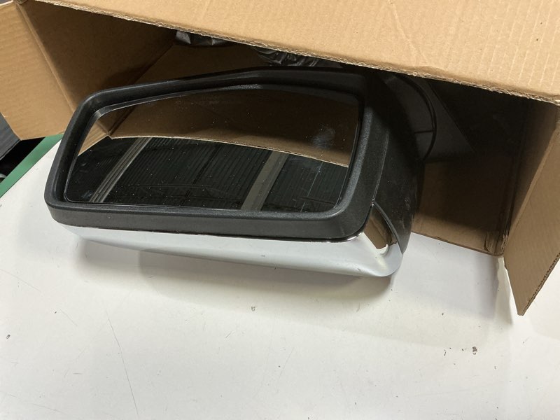 Condition photo showing Good Condition for right passenger side mirror compatible with 2019-2025 gmc sierra 1500 with power folding heated turn signal puddle light memory temperature sensor chrome replace#84898873 84732186(15pins) r-15pins chrome