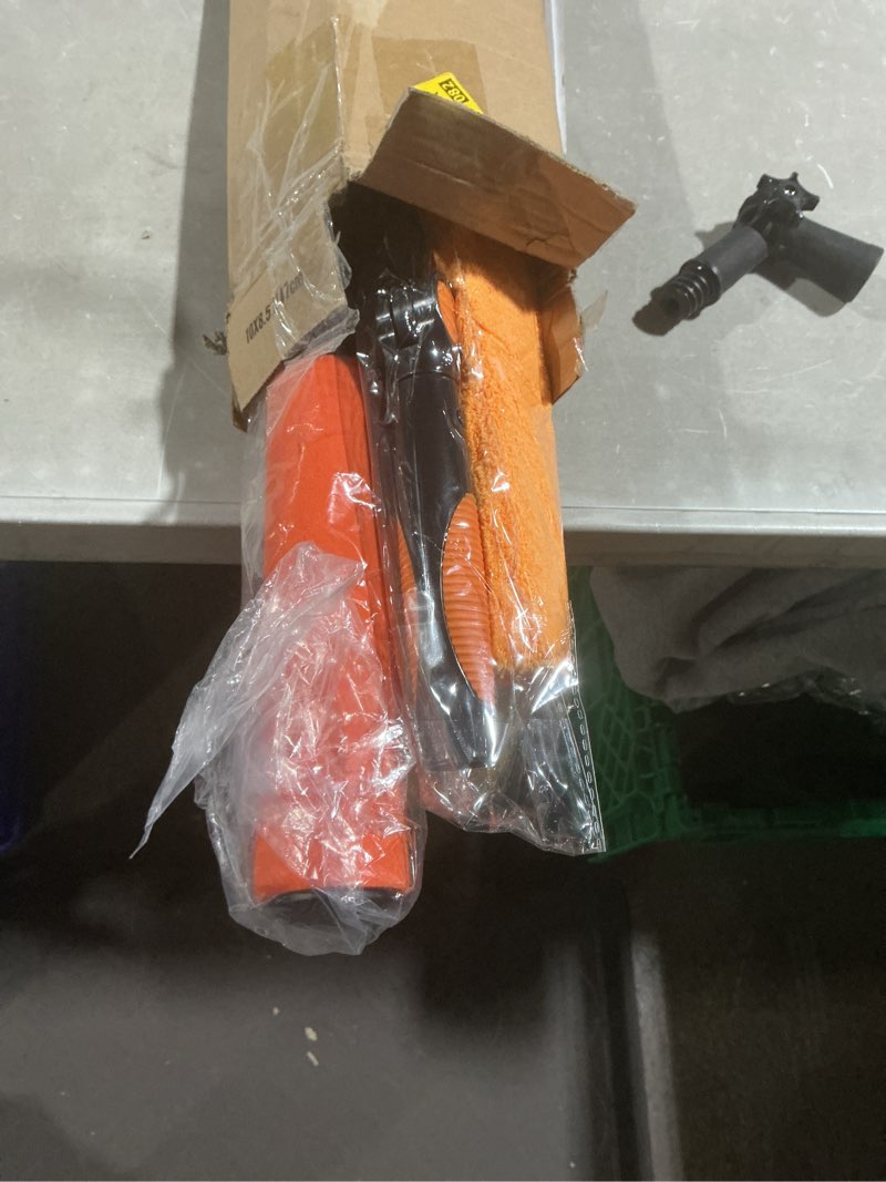 Condition photo showing Good Condition for 26ft high reach duster cleaning kit with 5-20 ft extension pole,high ceiling dusting and window cleaning kit with microfiber feather duster,cobweb duster,ceiling fan duster,window squeegee cleaner reach 26ft(20ft)
