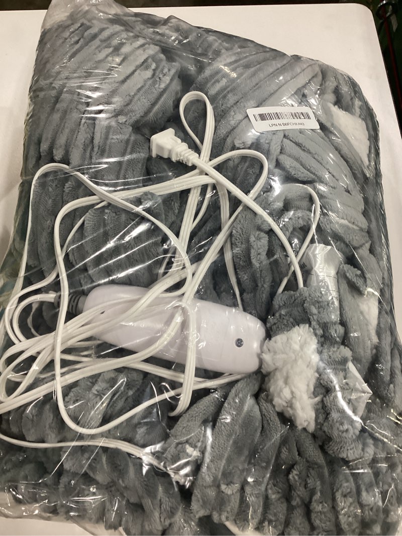 Condition photo showing Good Condition for Electric Blanket Twin Size Heated Blanket - 62x84 inch Heating Blanket Twin with 5 Heat Levels & 10 Hours Auto-off, Cozy Flannel and Sherpa Fleece Heated Blankets Machine-washable, Warming Gift (Grey) Grey Twin 62''x84''