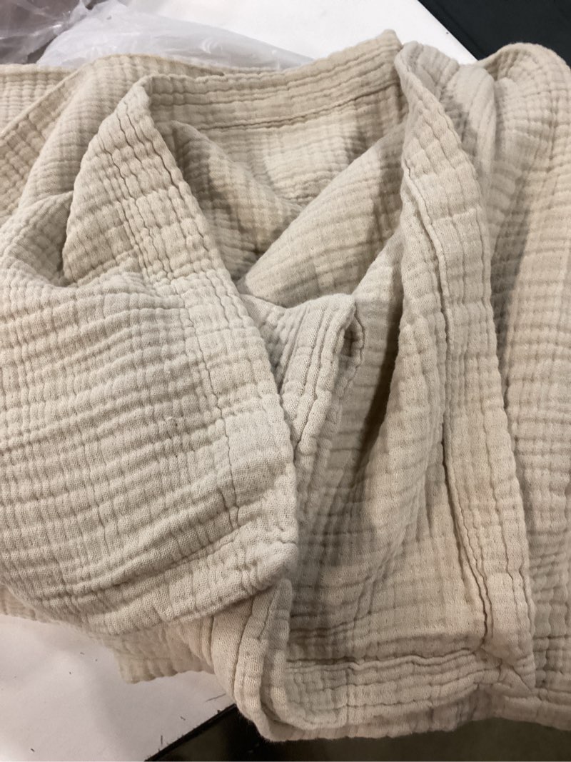 Condition photo showing Good Condition for organic cotton gauze blanket, king/cal king, dune