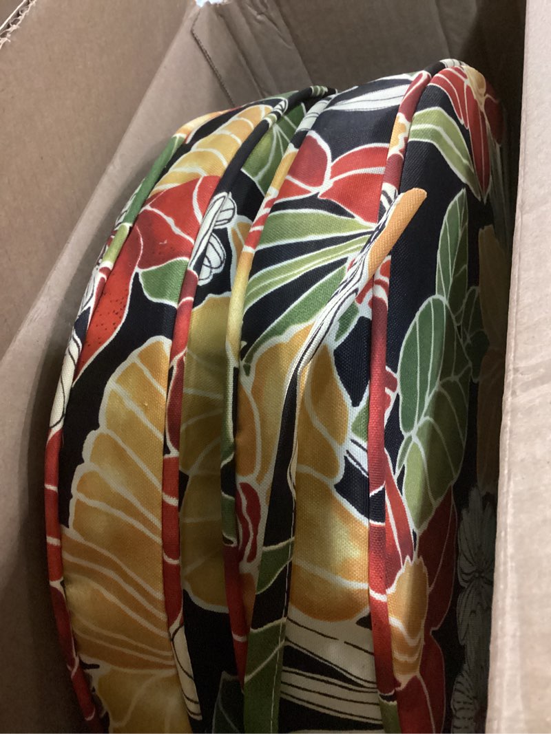 Condition photo showing Good Condition for outdoor 18-inch round reversible seat cushion, aloha