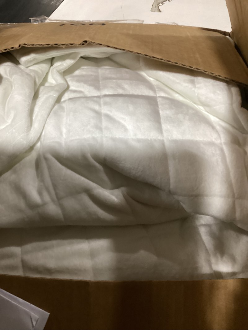 Condition photo showing As Is for RECYCO Luxury Velvet Quilt Set King Size Bedding Sets, Ultra Soft Velvet Comforter Set, Lightweight Channel Box Stitch Oversized Bedspread Coverlet for All Season, with 2 Shams, Bright White King/Cal King (108" x 92") Bright White