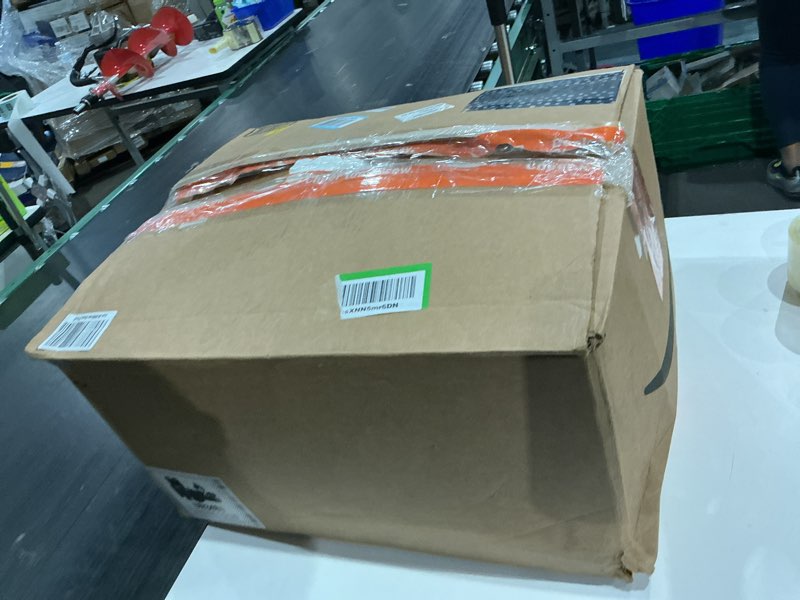 Condition photo showing Good Condition for white comforter set