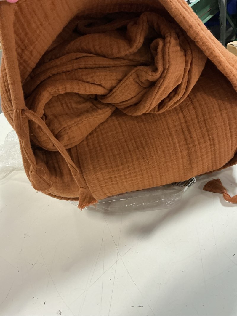 Condition photo showing New/Like New for organic cotton gauze duvet cover set with shams king terracotta