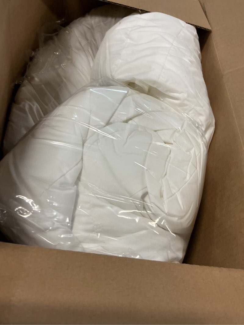 Condition photo showing Good Condition for Casper Essential Pillow for Sleeping, King, White, Two Pack King Essential Pillow Two Pack