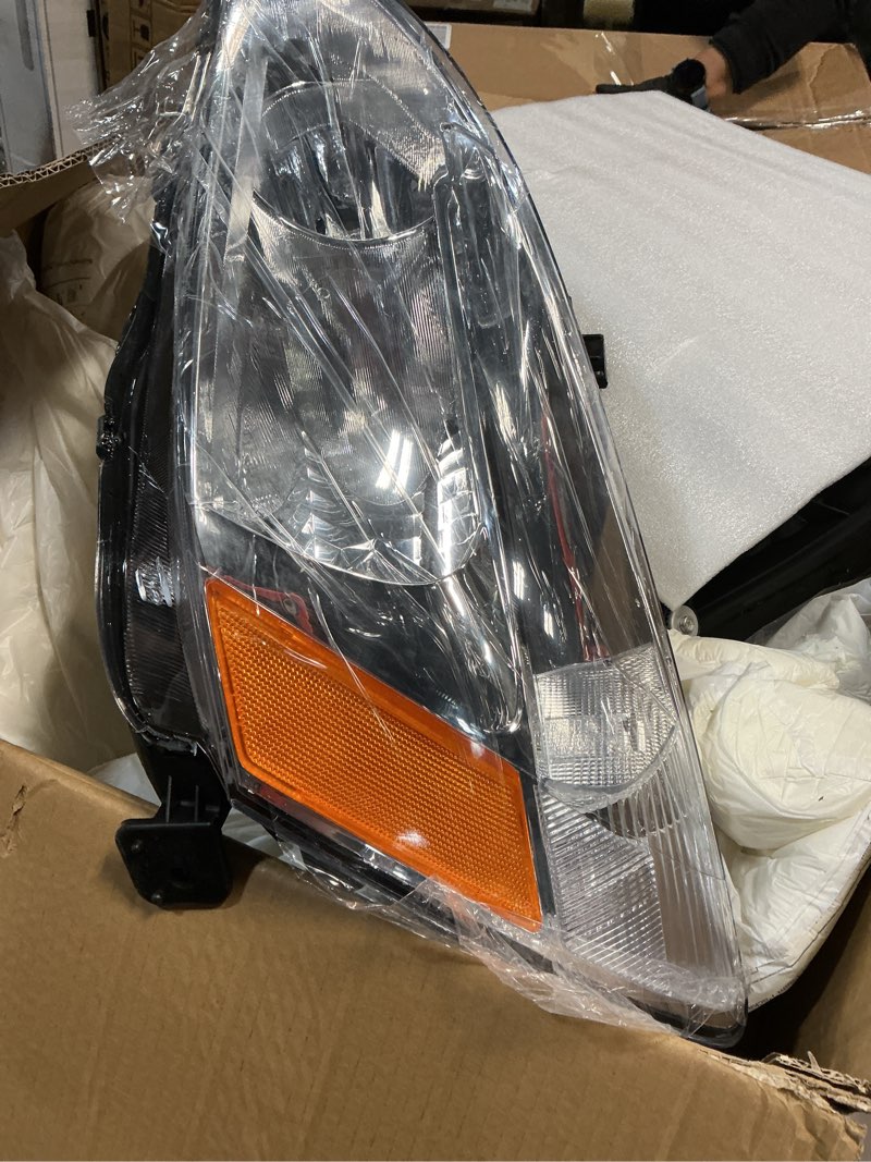 Condition photo showing New/Like New for headloghts compatible with 2003-2007 honda accord