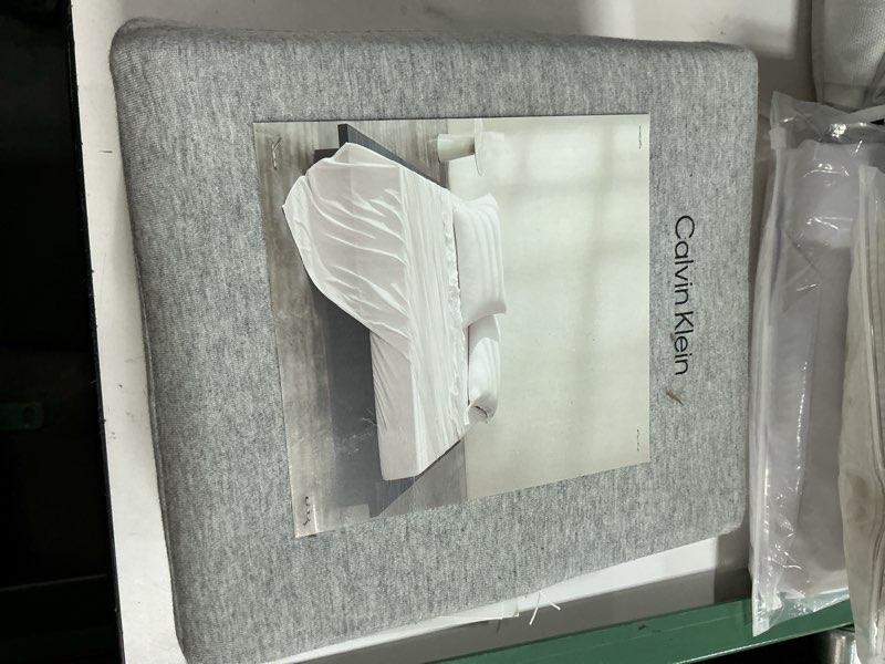 Condition photo showing New/Like New for calvin klein home modern cotton harrison 1 piece flat sheet, king size, cotton (heather ivory-h4) heather ivory king