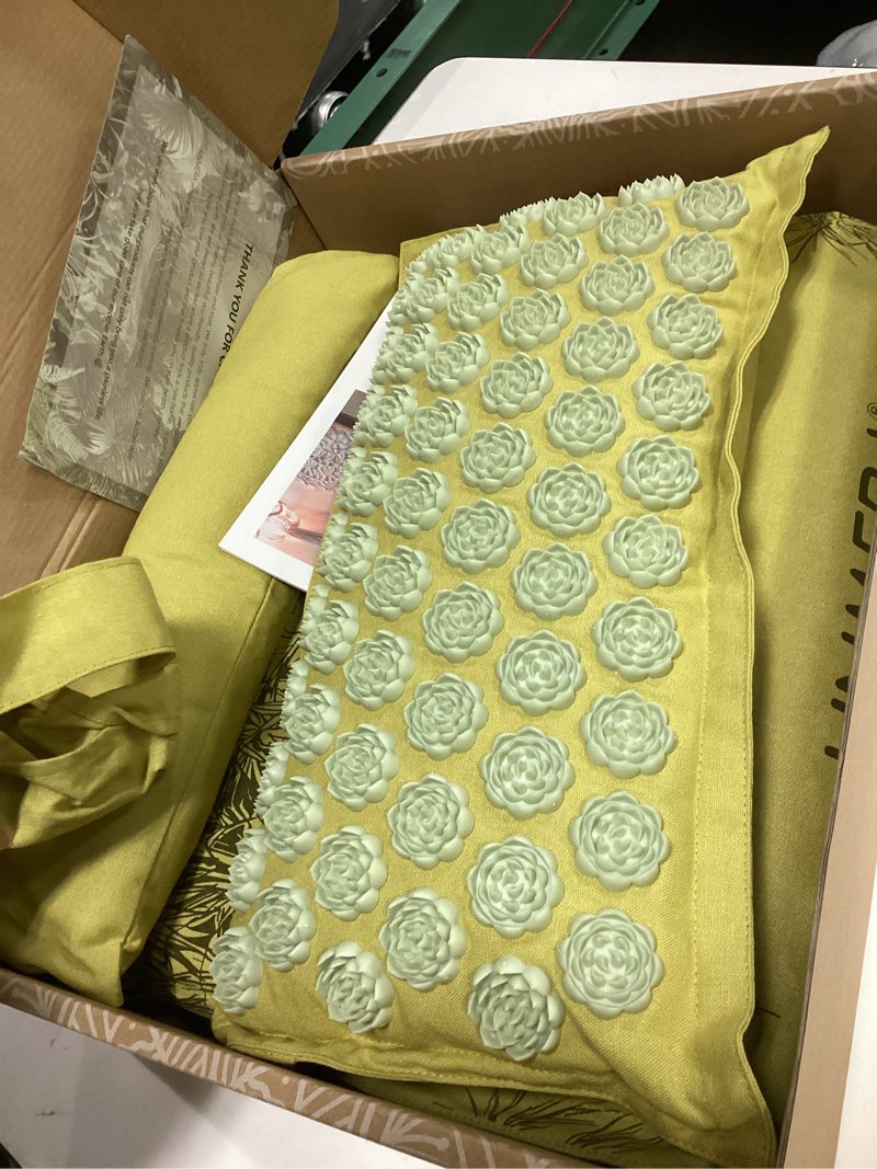 Condition photo showing Good Condition for unmera acupressure mat and pillow set,natural premium linen & coconut fiber filling,for back/neck pain relief, sciatic, headache and muscle relaxation, comes with carrying bag xl-5- piece set- forest green