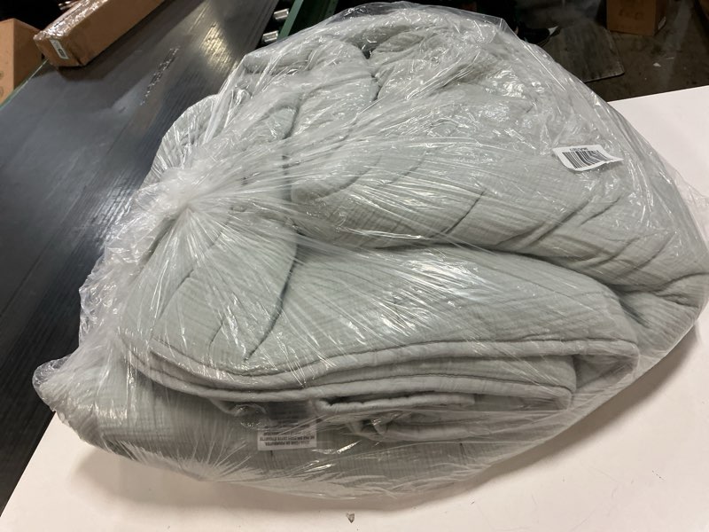 Condition photo showing Good Condition for organic cotton gauze dream quilt set, king/cal king, mist