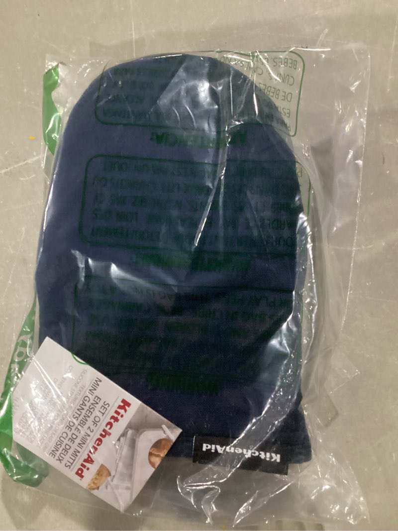 Condition photo showing item condition for KITCHENAID Gourmet Series Gridlines Mini Oven Mitts 2-Pack Set, Heat Resistant up to 600°F, Soft Sil