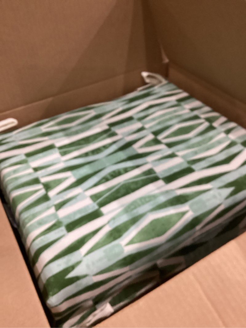 Pillow Perfect Outdoor/Indoor Square Corner Seat Cushions, 16" x 18.5", Green Nevis Waves Aloe 2 Cou