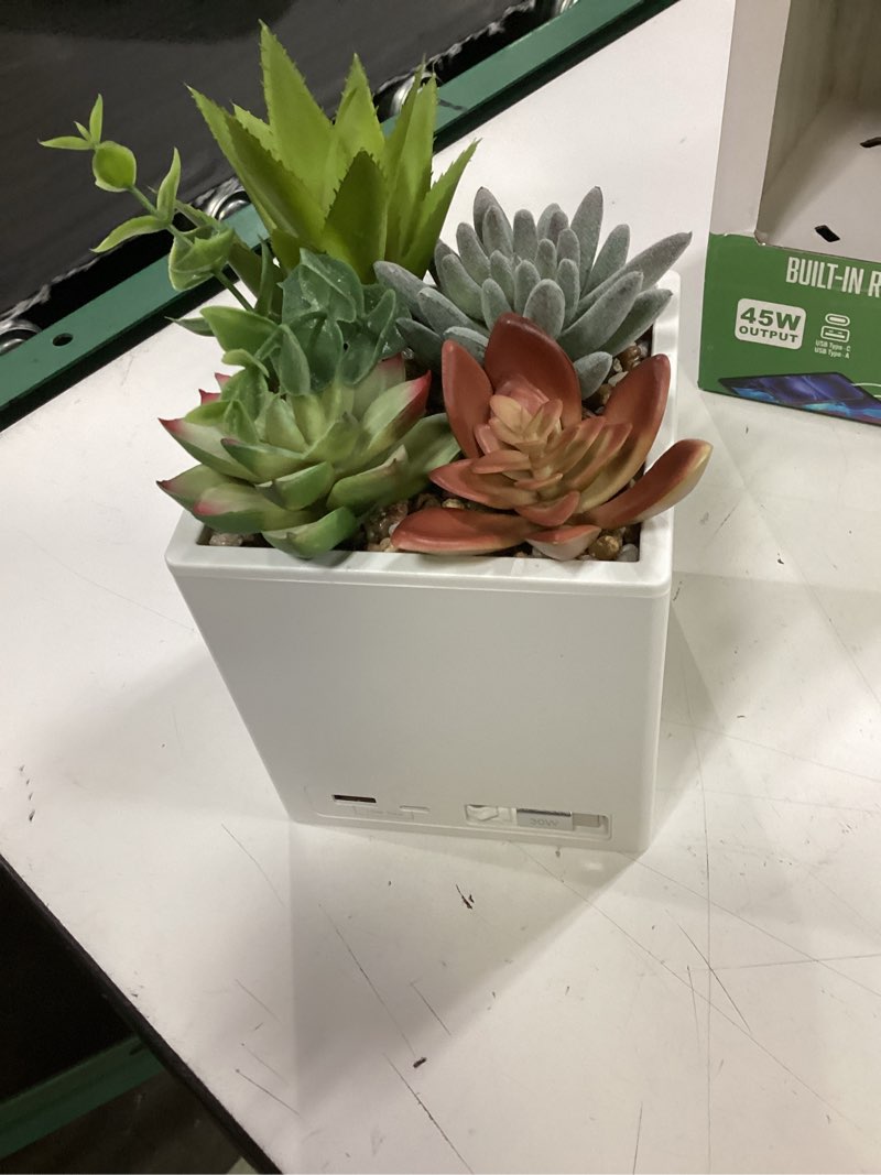 Condition photo showing Good Condition for tech squared power bloom charging decorative plant with built-in retractable usb-c cable